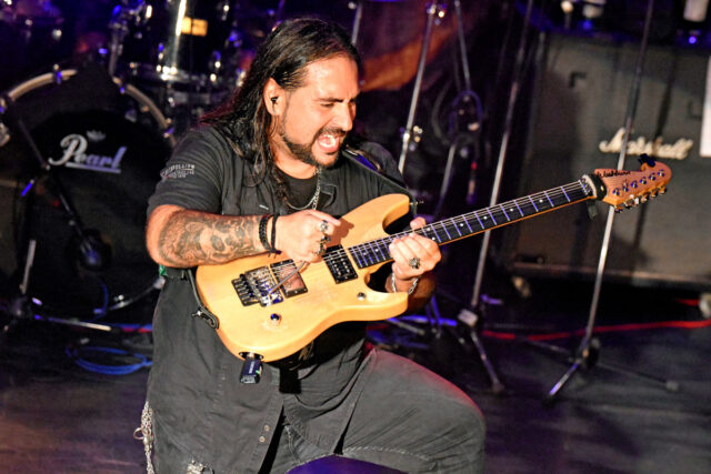 Pedro J. Monge(g)
