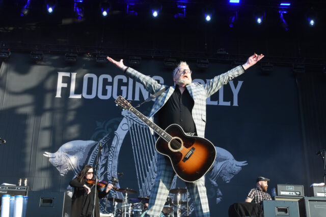 フロッギング・モリー