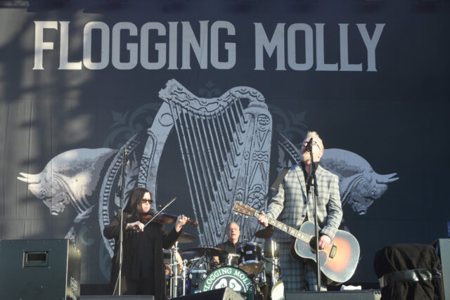 フロッギング・モリー