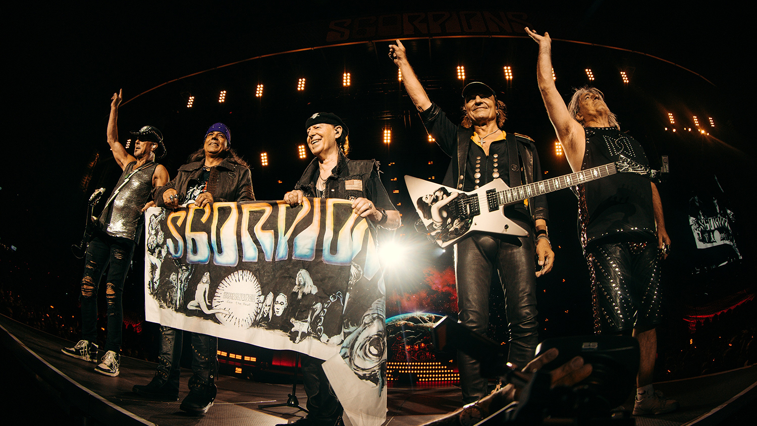 スコーピオンズ SCORPIONS 50周年記念サイン入りポスター Scorpions スコーピオンズ/Saitama,Japan 1984 2Days Complete