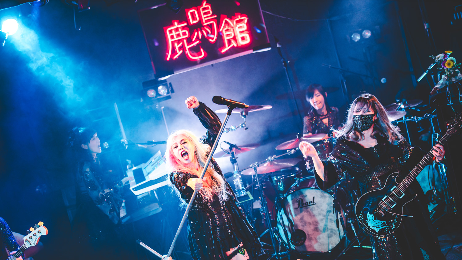 SHOW-YA、デビュー40周年記念日“爆演”ライヴ・レポート 2025.8.31