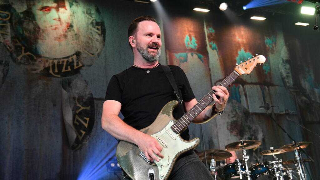 『DIZZY MIZZ LIZZY』30周年を祝った特別な空間! ディジー・ミズ・リジー@豊洲PIT 2025.9.3