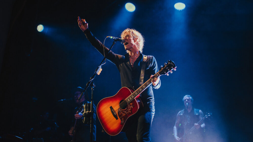 ダフ・マッケイガンのライヴ・アルバムが日本先行発売