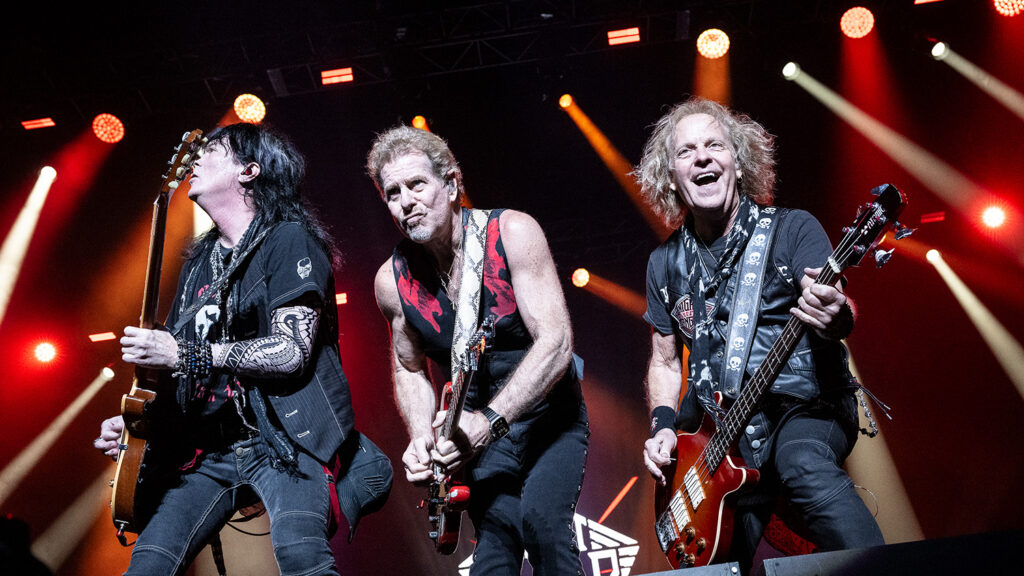 ナイト・レンジャー、強固なフレンドシップで結ばれた“ラスト・ライヴ”! 2025.10.16@日本武道館