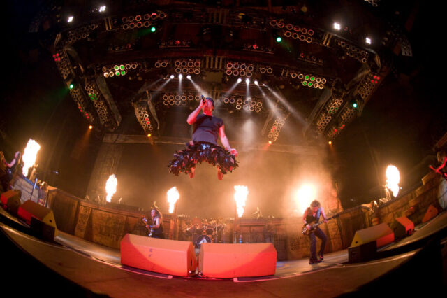 『アイアン・メイデン：フライト666』場面写真１