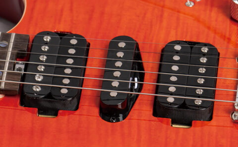 プレイテック新モデルは高級感＆モダン志向！ ST400 – YOUNG GUITAR